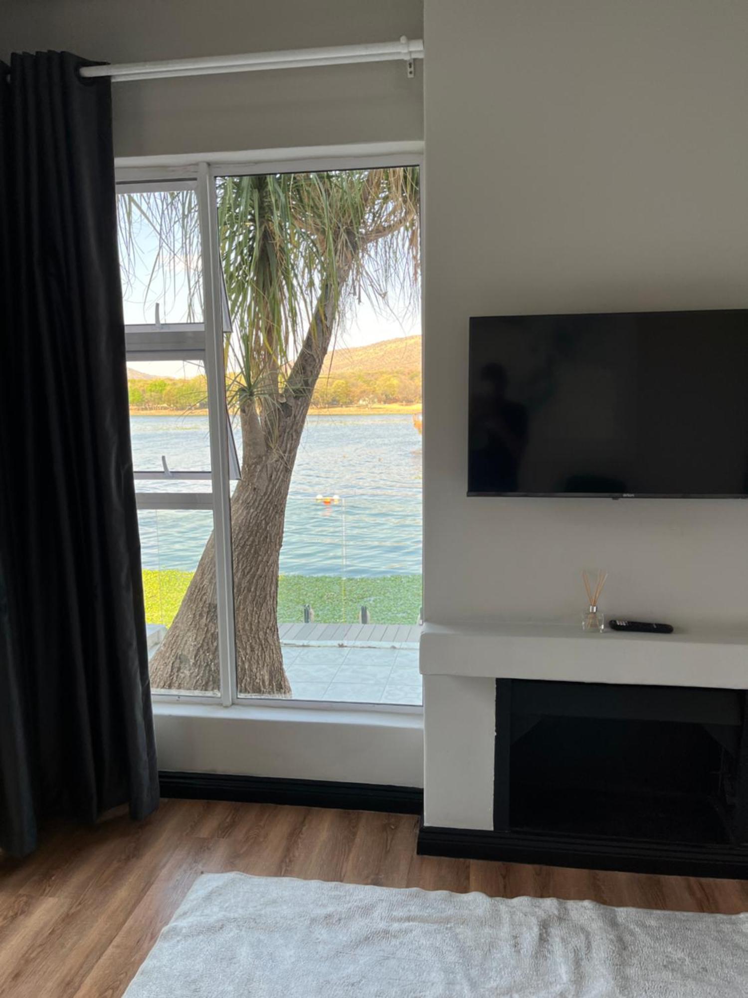 Serene Suite On The Dam Хартбиспурт Экстерьер фото